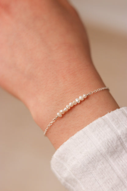 Pearl bar bracelet